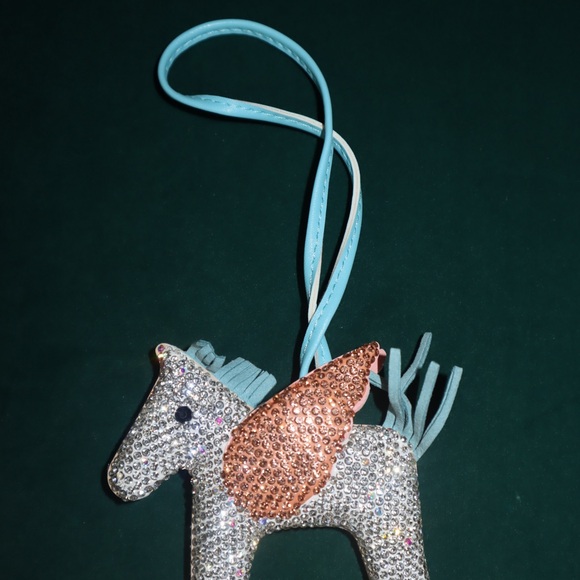 Bling Phony Charms - Picture 6 of 16